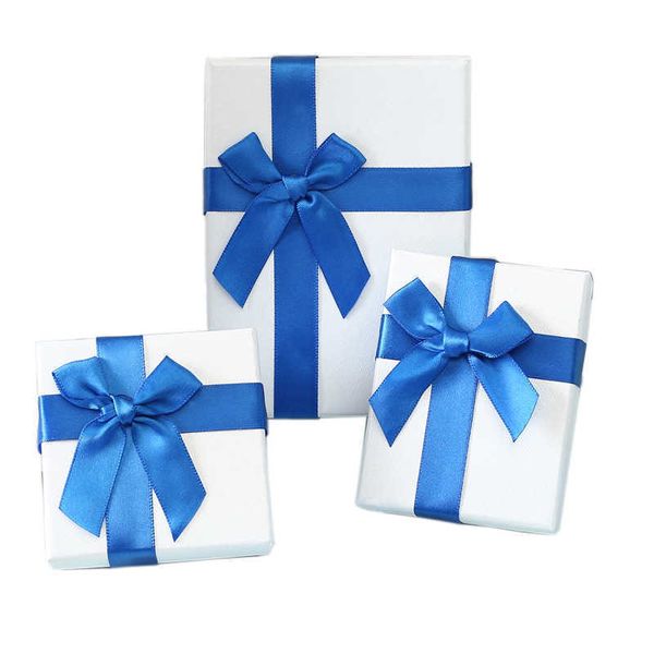 jewelry boxes multi size white cover paper box with blue bow packaging under black foam insert storage case l221021, Black;white
jewelry boxes multi size white cover paper box with blue bow packaging under black foam insert storage case l221021, Black;white
