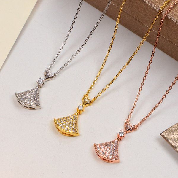 fashion luxury jewelry necklaces designers fan shape divas dream necklace diamonds white green chalcedony small skirt female elegant jewelry, Silver
fashion luxury jewelry necklaces designers fan shape divas dream necklace diamonds white green chalcedony small skirt female elegant jewelry, Silver