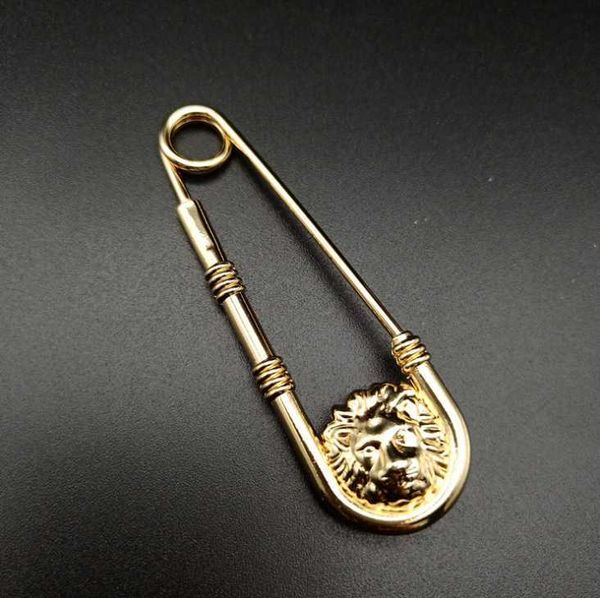 pins brooches waist closing artifact fashion alloy double lion head brooch temperament coat pin imitation light u personality cloing l221024, Gray
pins brooches waist closing artifact fashion alloy double lion head brooch temperament coat pin imitation light u personality cloing l221024, Gray