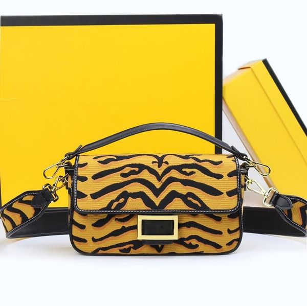 designer baguette bag fashion tiger pattern shoulder bags women handbag flap weave crossbody hardware removable strap
designer baguette bag fashion tiger pattern shoulder bags women handbag flap weave crossbody hardware removable strap