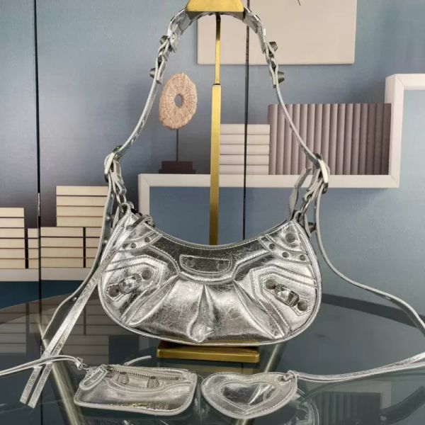 le cagole 5a quality 2022 women lady le cagole motorcycle shoulder bags luxury designers genuine leather crossbody clutch wallet purse poche
le cagole 5a quality 2022 women lady le cagole motorcycle shoulder bags luxury designers genuine leather crossbody clutch wallet purse poche