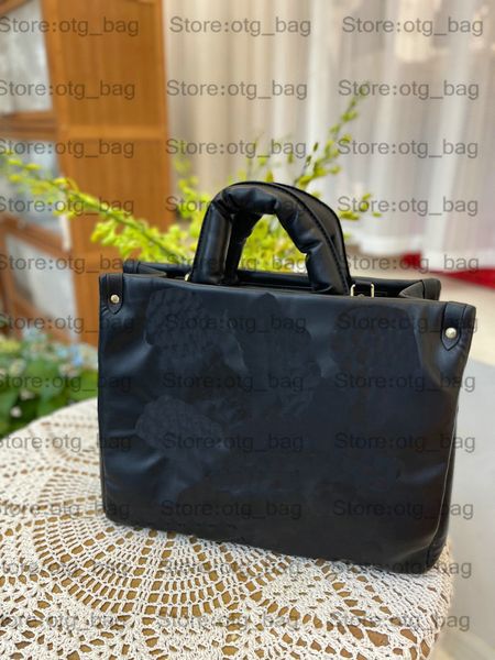 prefall22 match onthego mm bag puffy monograms empreinte leather tote womens luxurys designers otg bags over the moon shoulder straps crossb
prefall22 match onthego mm bag puffy monograms empreinte leather tote womens luxurys designers otg bags over the moon shoulder straps crossb
