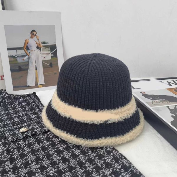 new style fisherman hat classic embroidery style fashionable simple men and women suitable for travel sports very beautiful good nice 5 colo, Blue;gray
new style fisherman hat classic embroidery style fashionable simple men and women suitable for travel sports very beautiful good nice 5 colo, Blue;gray