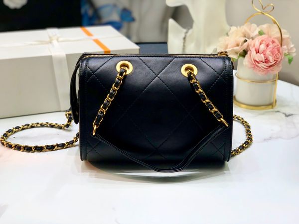 leather winter 2022 chain bags stylish luxury bag designer shoulder bag zipper wallet bowling metal buckle at the side black
leather winter 2022 chain bags stylish luxury bag designer shoulder bag zipper wallet bowling metal buckle at the side black