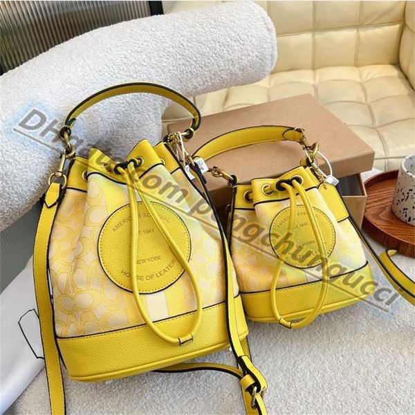 highquality leather drawstring canvas embroidery shoulder bag luxury designer wallet handbag men's women's clutch bags totes purse
highquality leather drawstring canvas embroidery shoulder bag luxury designer wallet handbag men's women's clutch bags totes purse