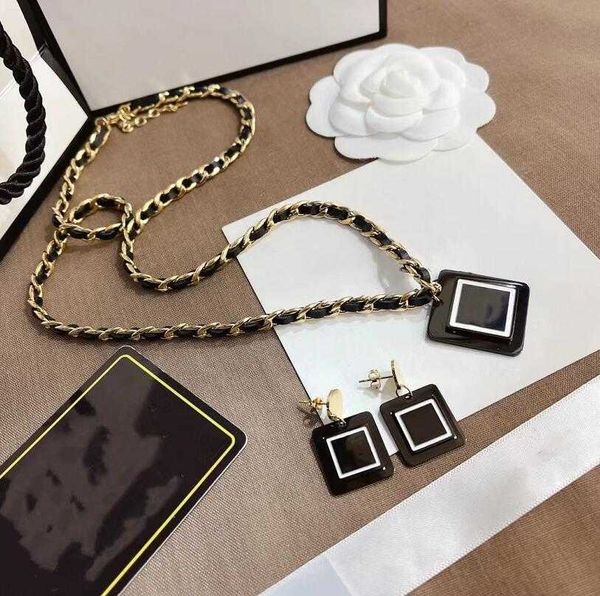 luxury designer double letter pendant necklaces black square pendant sweater necklace men women couples wedding party jewelry accessories, Silver
luxury designer double letter pendant necklaces black square pendant sweater necklace men women couples wedding party jewelry accessories, Silver