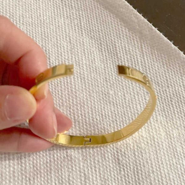 accessories charm bracelets screw love bracelet stainless steel gold bangle can be opened couple simple jewelry gifts for woman chain hand, Silver
accessories charm bracelets screw love bracelet stainless steel gold bangle can be opened couple simple jewelry gifts for woman chain hand, Silver