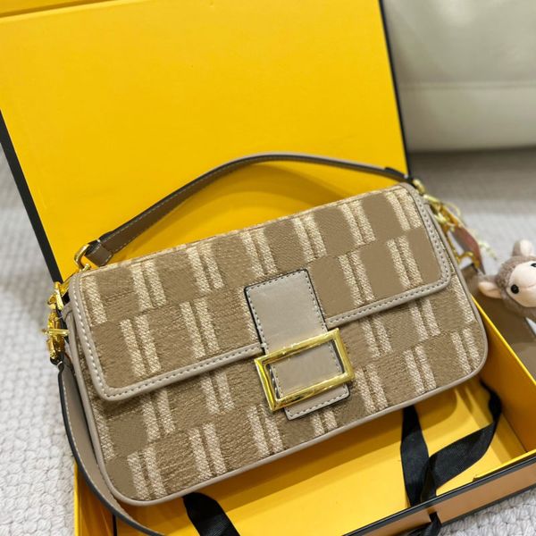 embroidered baguette bag shoulder bags lady handbag crossbody purse classic letter print genuine leather strap gold metal clasp clutch
embroidered baguette bag shoulder bags lady handbag crossbody purse classic letter print genuine leather strap gold metal clasp clutch