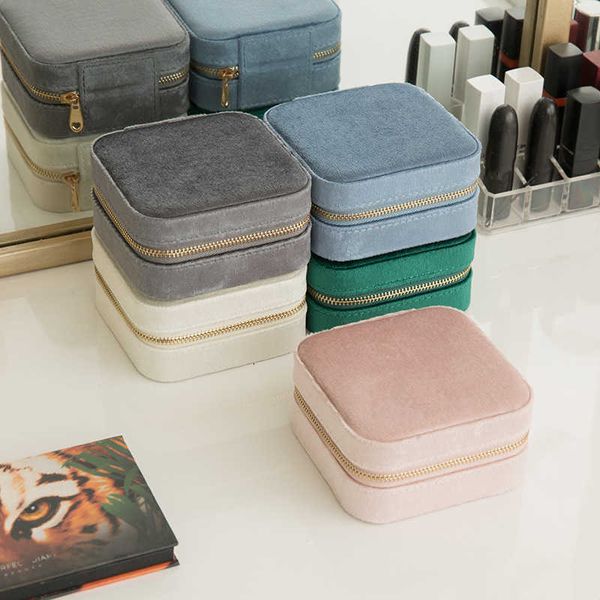 jewelry boxes new box organizer display velvet portable leather travel case earrings ring necklace storage l221021, Black;white
jewelry boxes new box organizer display velvet portable leather travel case earrings ring necklace storage l221021, Black;white