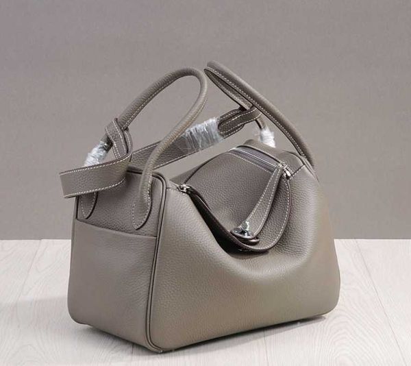 designer luxury women bags kelys herme high version women's fashion trend handbag hand sewn wax thread single shoulder birkins large ca
designer luxury women bags kelys herme high version women's fashion trend handbag hand sewn wax thread single shoulder birkins large ca