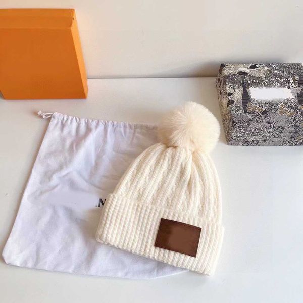 add wool l hat hair baseball cap classic embroidery style fashionable simple men and women suitable for travel sports very beautiful very go, Blue;gray
add wool l hat hair baseball cap classic embroidery style fashionable simple men and women suitable for travel sports very beautiful very go, Blue;gray