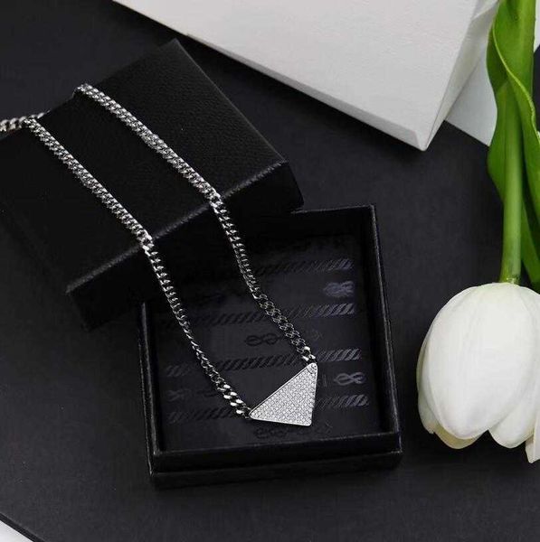 temperament fully-jewelled triangle pendant necklace s925 sterling silver luxury new design women letter fashion accessories high quality
temperament fully-jewelled triangle pendant necklace s925 sterling silver luxury new design women letter fashion accessories high quality