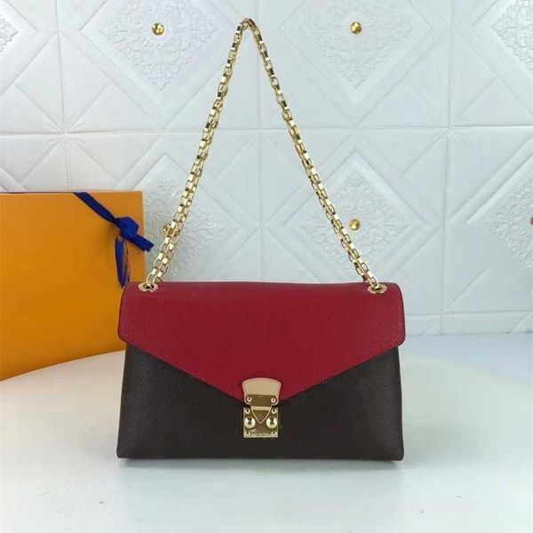 luxurys designers bags messenger bag men women totes fashion vintage printing letter shoulder classic crossbody
luxurys designers bags messenger bag men women totes fashion vintage printing letter shoulder classic crossbody