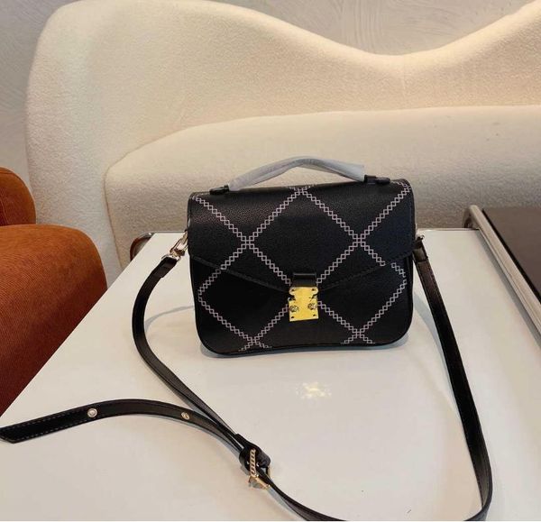 luxury designers embossing flower bag women handbag messenger genuine leather metis elegant womens shoulder crossbody bags ljb22048
luxury designers embossing flower bag women handbag messenger genuine leather metis elegant womens shoulder crossbody bags ljb22048