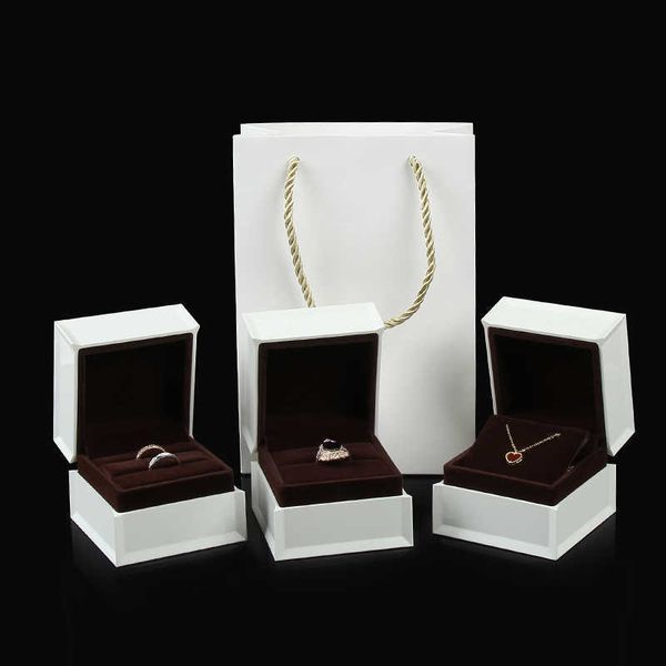 jewelry boxes custom european piano paint ring high-end i home earrings pair pendant necklace gift l221021, Black;white
jewelry boxes custom european piano paint ring high-end i home earrings pair pendant necklace gift l221021, Black;white