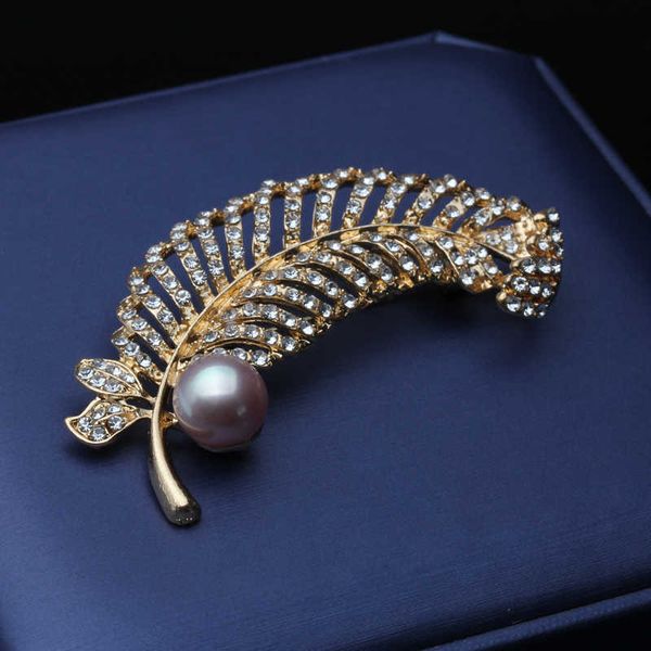 pins brooches beautiful freshwater leaf pearl female zircon pin brooch for women wedding party dress badge gift l221024, Gray
pins brooches beautiful freshwater leaf pearl female zircon pin brooch for women wedding party dress badge gift l221024, Gray
