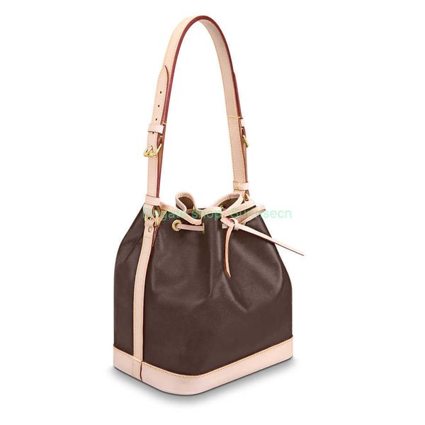 crossbody wallet bucket bags luxury designer shoulder bag presbyopia letter pattern fashionable large capacity handbag
crossbody wallet bucket bags luxury designer shoulder bag presbyopia letter pattern fashionable large capacity handbag