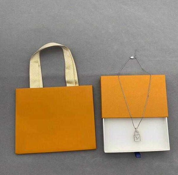 designer gold lock necklaces fashion letter women party wedding classics necklace gift hip hop jewelry, Silver
designer gold lock necklaces fashion letter women party wedding classics necklace gift hip hop jewelry, Silver