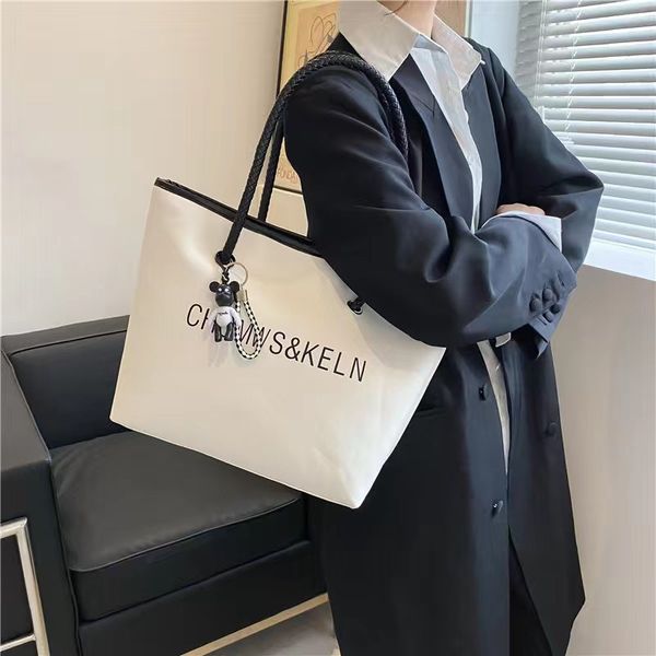 bag shoulder bag korean fashion trend casual large capacity portable matte printing tote, Black;red
bag shoulder bag korean fashion trend casual large capacity portable matte printing tote, Black;red