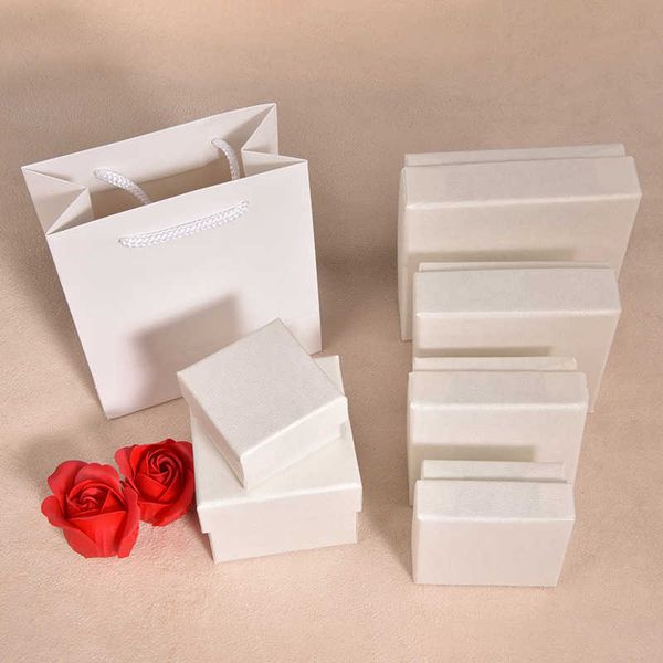 jewelry boxes 12pcs white cardboard kraft paper packaging for ring necklace with black sponge insert storage case l221021, Black;white
jewelry boxes 12pcs white cardboard kraft paper packaging for ring necklace with black sponge insert storage case l221021, Black;white