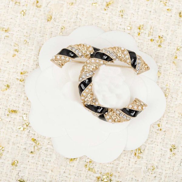 2022 luxury quality charm brooch with nature shell beads and black color enamel have box stamp ps3446a, Golden
2022 luxury quality charm brooch with nature shell beads and black color enamel have box stamp ps3446a, Golden