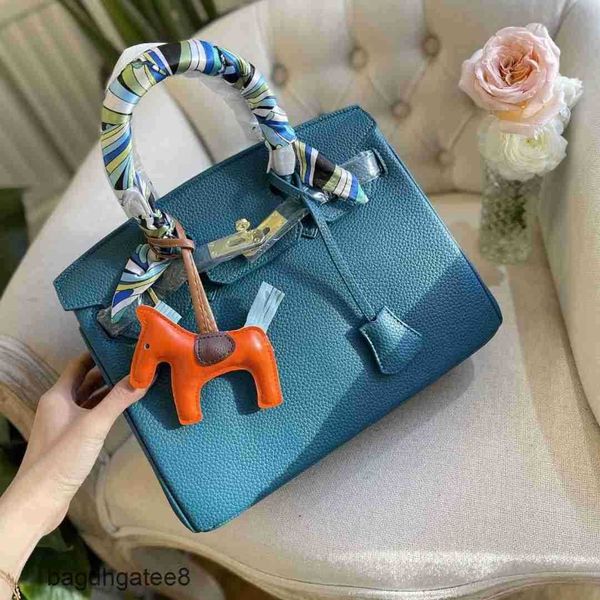 2023 leather designer bags birkins handbags lychee pattern cow women handbag large capacity bag v38g
2023 leather designer bags birkins handbags lychee pattern cow women handbag large capacity bag v38g