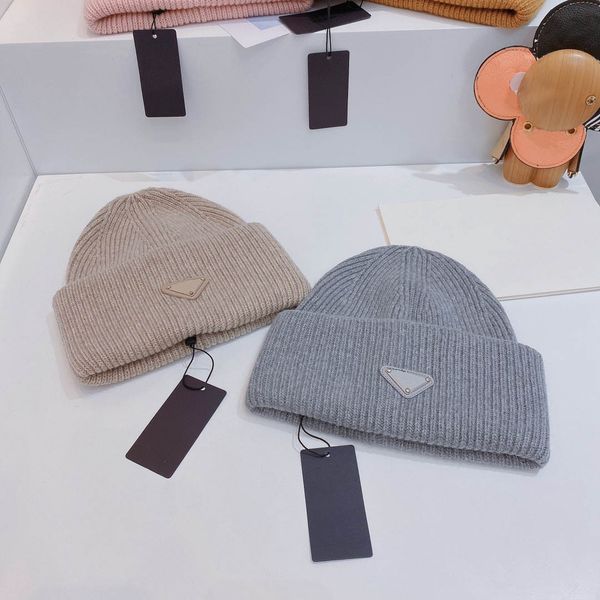luxury beanie cap fashion skull caps winter knitted hat 6 colors for man woman hats, Blue;gray
luxury beanie cap fashion skull caps winter knitted hat 6 colors for man woman hats, Blue;gray