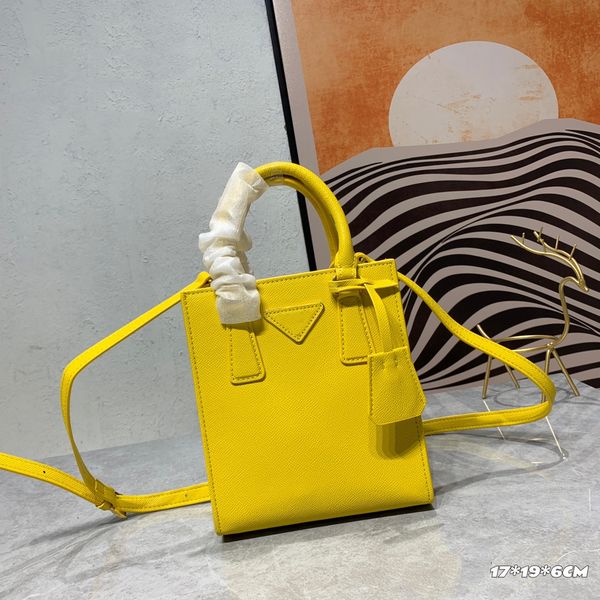 fasion designer totes bags woman classic shoulder luxurys genuine leathe handbags ladies casual big purse handbag lapbags 19cm
fasion designer totes bags woman classic shoulder luxurys genuine leathe handbags ladies casual big purse handbag lapbags 19cm