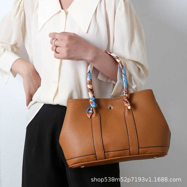designer bag women large fashion classic 2022 new wrist silk scarf mother and child capacity commuter shoulder hand
designer bag women large fashion classic 2022 new wrist silk scarf mother and child capacity commuter shoulder hand
