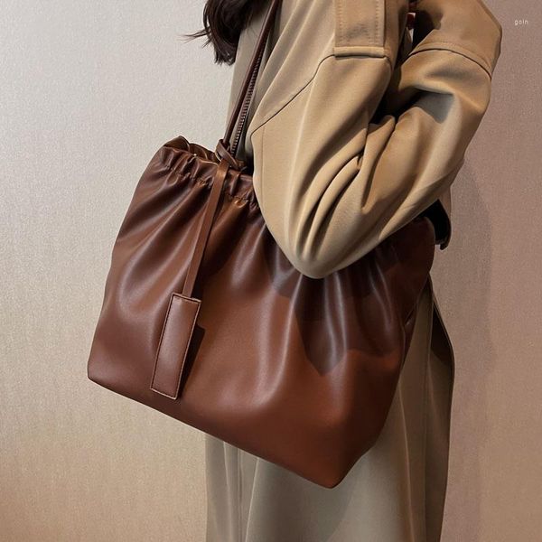 evening bags large capacity bucket bag fashion pu leather shoulder women underarm latest style handbags tote
evening bags large capacity bucket bag fashion pu leather shoulder women underarm latest style handbags tote