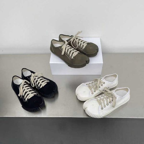 brand casual shoes canvas split shoes for women 2022 new lovers lace up casual board flat sole shoes for men, Black
brand casual shoes canvas split shoes for women 2022 new lovers lace up casual board flat sole shoes for men, Black
