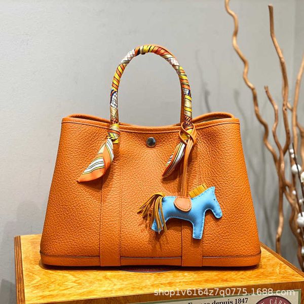 designer bag women large fashion classic new leather garden hand wax line large capacity shopping various colors
designer bag women large fashion classic new leather garden hand wax line large capacity shopping various colors