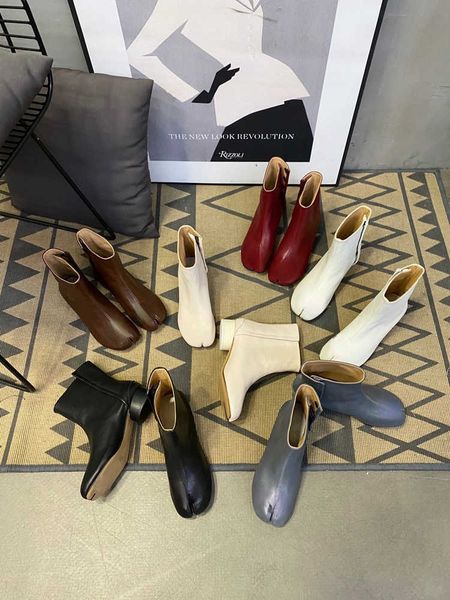 brand casual shoes designer design 3cm heel split toe boots 2020 spring autumn leather single thick heel short boots women, Black
brand casual shoes designer design 3cm heel split toe boots 2020 spring autumn leather single thick heel short boots women, Black