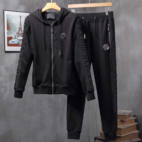 2022 men designer tracksuits fashion two pieces set casual jacket pants clothing suit sport style loose sportwear -xlll 01, Gray
2022 men designer tracksuits fashion two pieces set casual jacket pants clothing suit sport style loose sportwear -xlll 01, Gray