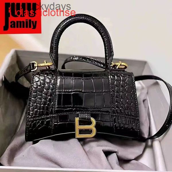 designer balencaigs hourglass shoulder bags outlet uk high configuration alligator grain hourglass bag handhel
designer balencaigs hourglass shoulder bags outlet uk high configuration alligator grain hourglass bag handhel