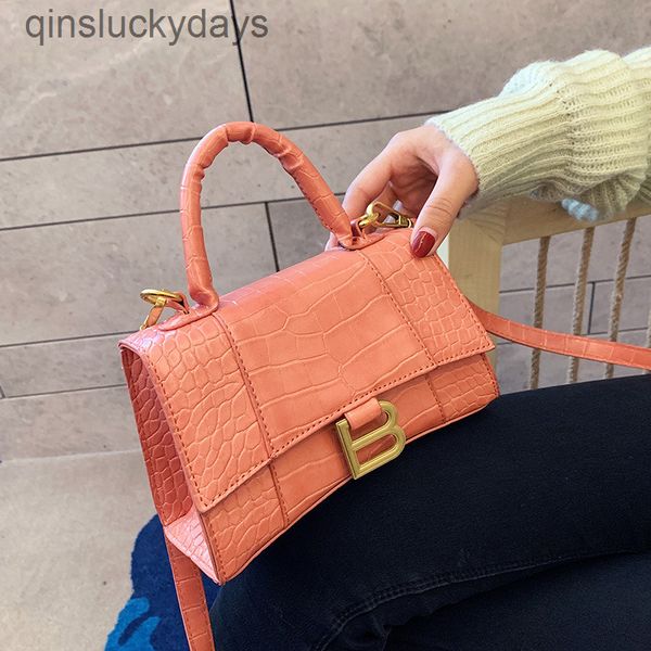 designer balencaigs hourglass shoulder bags outlet uk 2022 new women's casual personality one shoulder crossbody black crocodile small
designer balencaigs hourglass shoulder bags outlet uk 2022 new women's casual personality one shoulder crossbody black crocodile small