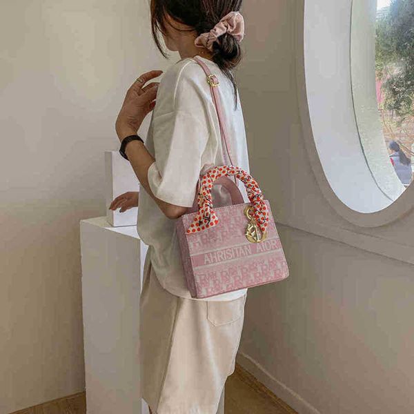 factory wholesale new 2023 spring single cross carry versatile advanced sense foreign style princesshigh
factory wholesale new 2023 spring single cross carry versatile advanced sense foreign style princesshigh