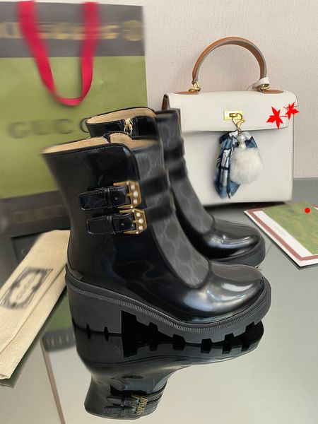 with box 2023 women designer boots desert boot diamond bee embroidery stars leather medal coarse non-slip winter shoes size eu35-40 -k0012, Black
with box 2023 women designer boots desert boot diamond bee embroidery stars leather medal coarse non-slip winter shoes size eu35-40 -k0012, Black