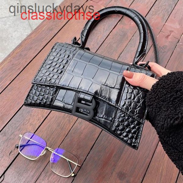 designer balencaigs hourglass shoulder bags outlet uk bag women's summer 2022 new fashion small crowd design one cross body hand hourgl
designer balencaigs hourglass shoulder bags outlet uk bag women's summer 2022 new fashion small crowd design one cross body hand hourgl