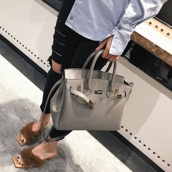 handheld versatile large kelly birkin bag 2022 red new style wedding bride large capacity one shoulder crossbody bag
handheld versatile large kelly birkin bag 2022 red new style wedding bride large capacity one shoulder crossbody bag