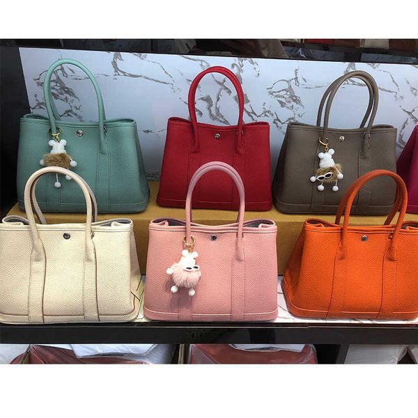 designer bag women large fashion classic 2022 autumn and winter new garden lizhi pattern hand wedding bride's capacity
designer bag women large fashion classic 2022 autumn and winter new garden lizhi pattern hand wedding bride's capacity