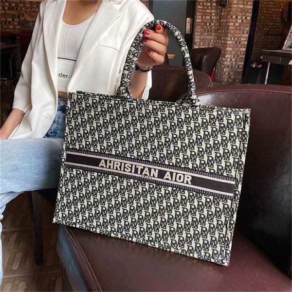2023 new factory direct sales shoulder bags trendy handbags net star same canvas large women short shopping trendy
2023 new factory direct sales shoulder bags trendy handbags net star same canvas large women short shopping trendy