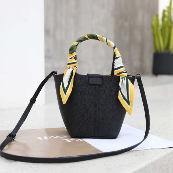 handbag layer bag kraft vegetable basket premium leather women's 2022 portable shoulder messenger
handbag layer bag kraft vegetable basket premium leather women's 2022 portable shoulder messenger