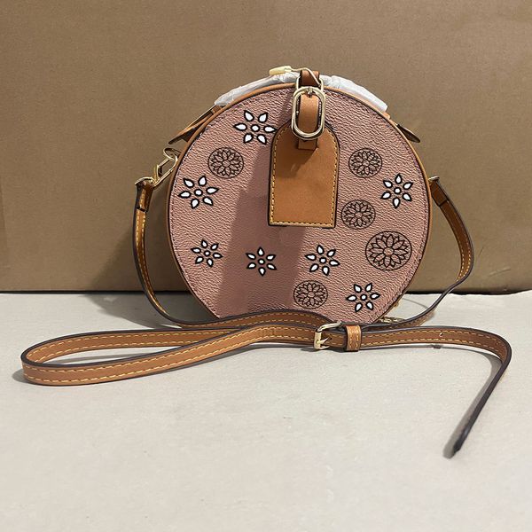 women circular handbags crossbody round bag designers shoulder purse classic old flower genuine lvs leather luxury lady cosmetic pocket stra
women circular handbags crossbody round bag designers shoulder purse classic old flower genuine lvs leather luxury lady cosmetic pocket stra