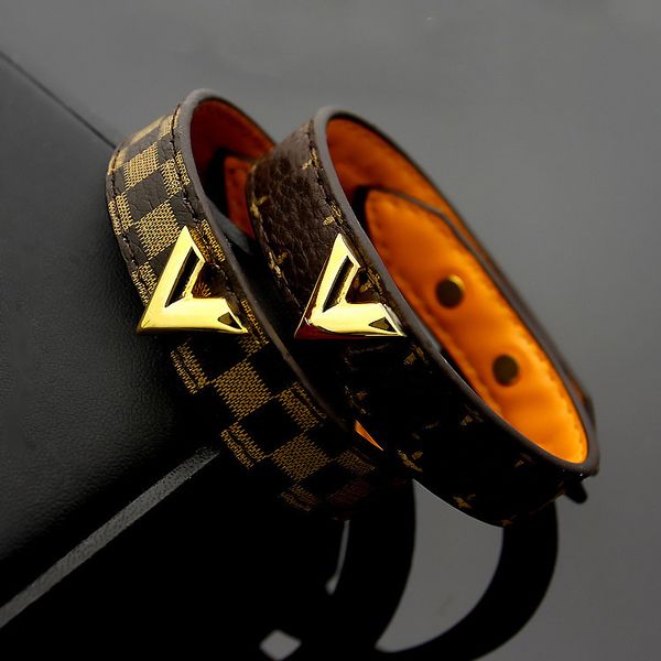 factory direct sales v-shaped leather flower leather v check pattern coffee pattern leather men and women couple bracelets, Black
factory direct sales v-shaped leather flower leather v check pattern coffee pattern leather men and women couple bracelets, Black