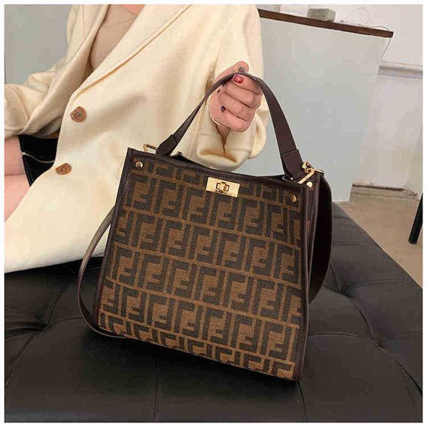 factory wholesale new 2023 female single large capacity messenger versatile ins portable totehigh
factory wholesale new 2023 female single large capacity messenger versatile ins portable totehigh