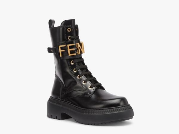 new graphy martin boots black open brim beaded leather fabric with gold metal accessories eyelets zipper fashionable avant-garde 35-42 size
new graphy martin boots black open brim beaded leather fabric with gold metal accessories eyelets zipper fashionable avant-garde 35-42 size