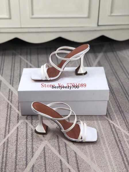 sandal amina muaddi dress shoes woman release fashion naima sandals paris italy straps trends white leather 35-39 icq, Black
sandal amina muaddi dress shoes woman release fashion naima sandals paris italy straps trends white leather 35-39 icq, Black