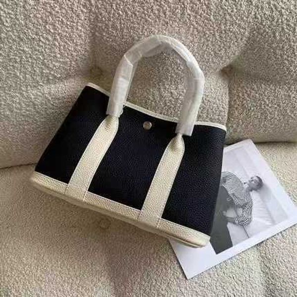 designer bag women large fashion classic 2022 new leather one shoulder garden handheld tote mother commuter capacity casual versatile
designer bag women large fashion classic 2022 new leather one shoulder garden handheld tote mother commuter capacity casual versatile