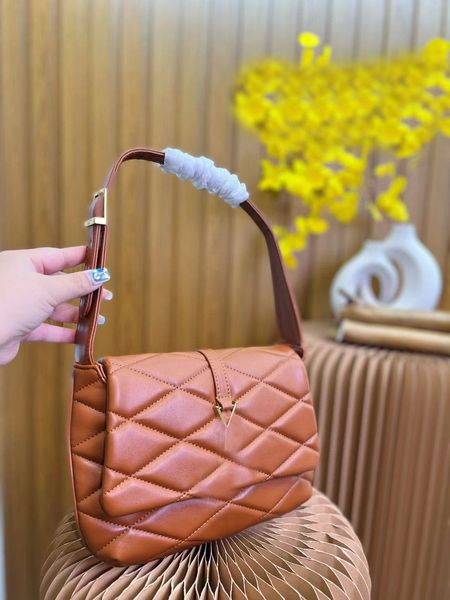 designer hobo bag fashion womens shoulder bags handbag women luxurys axillary bags backpack totes square quilted overlock leather wallet
designer hobo bag fashion womens shoulder bags handbag women luxurys axillary bags backpack totes square quilted overlock leather wallet